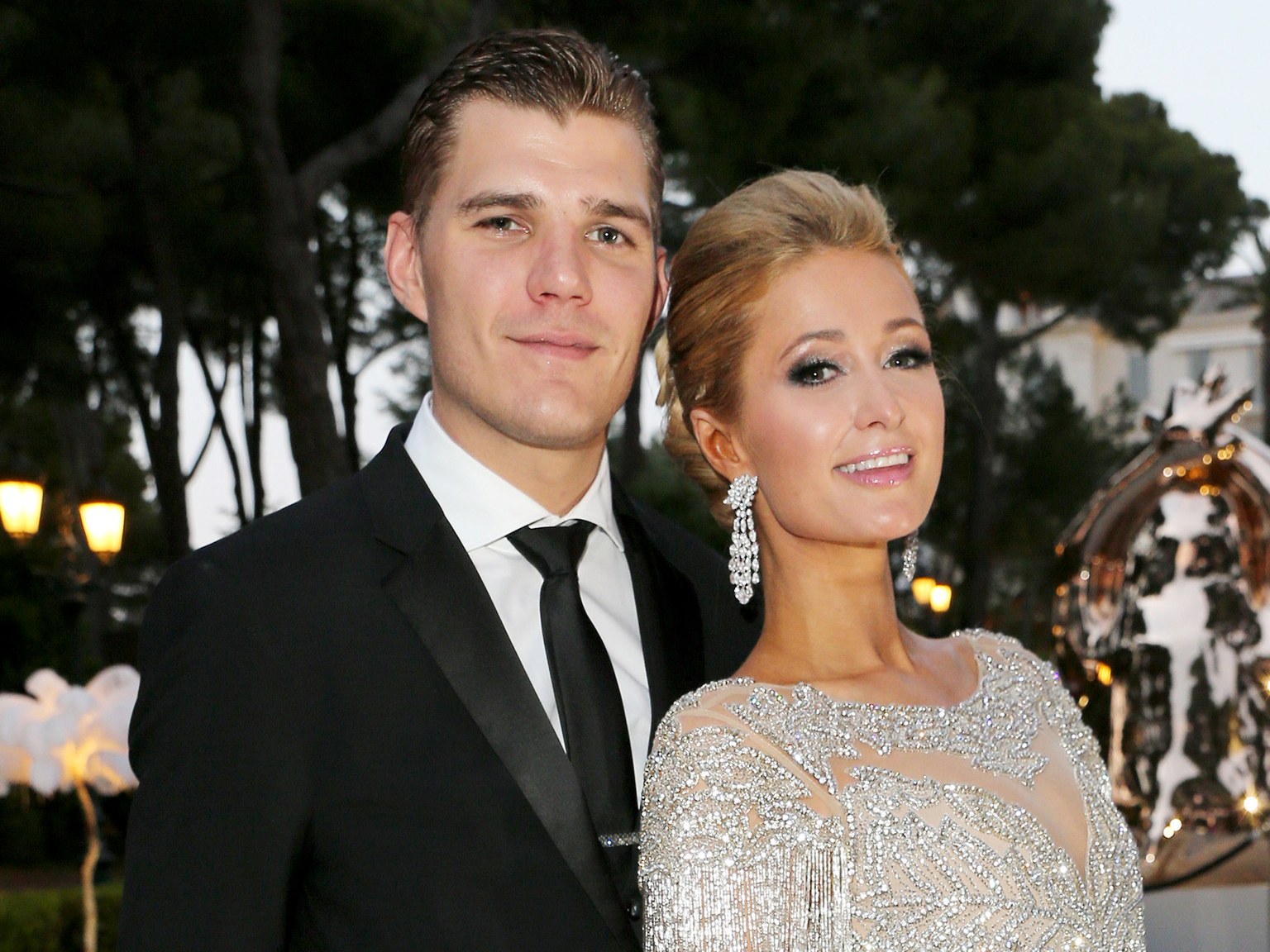 paris-hilton-engaged